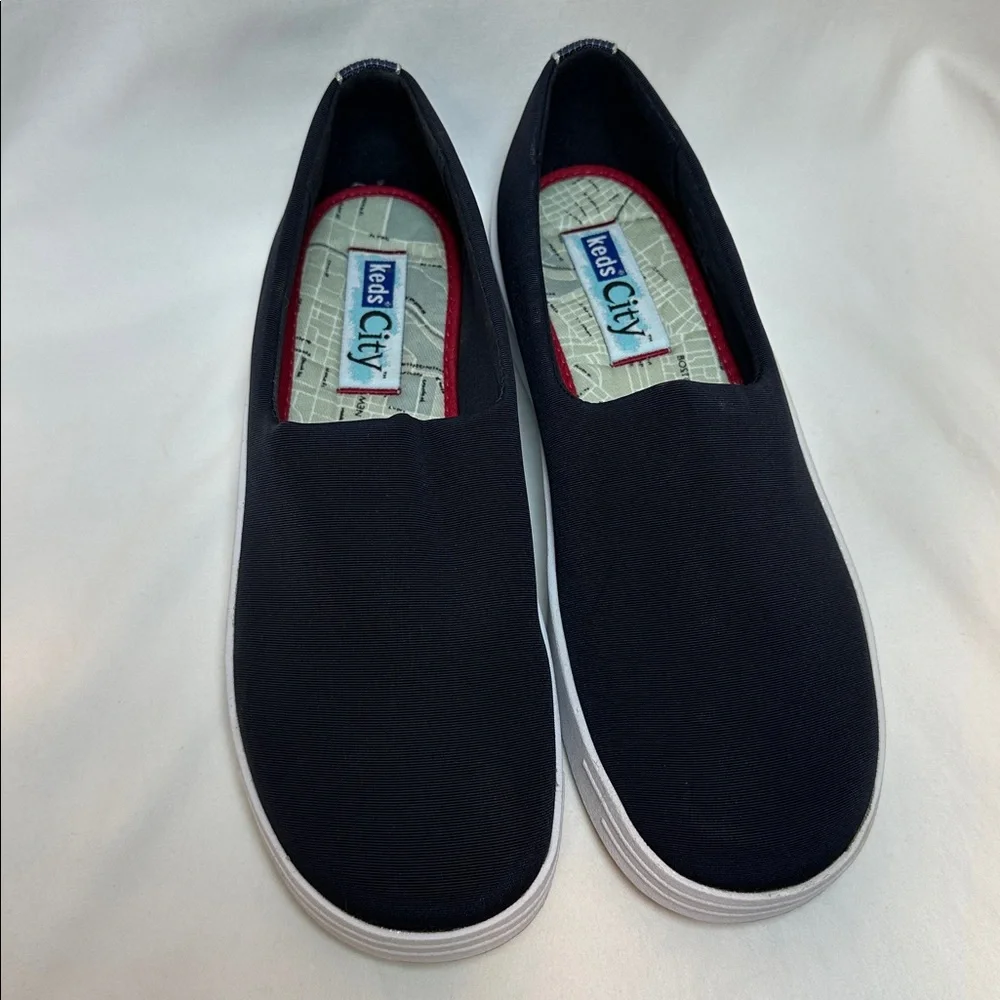 Easy Spirit Black Slip-On Shoes with Cream Soles